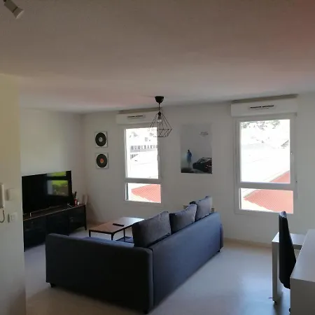 Meuble 30m2 Avec Terrasse רואן